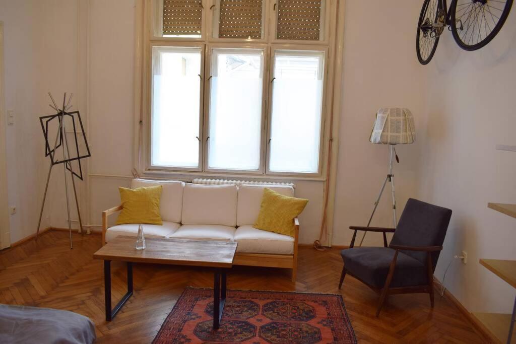 Cosy Just Next To Parliament Apartman